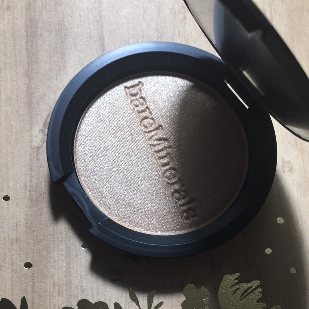 BareMinerals Free Highlighter